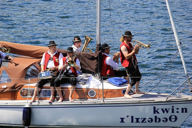 这一话题也 这一话题也